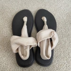 cloth sandals